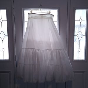Plus size wedding ballgown half slip